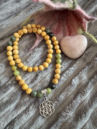 Palo Santo Kette mit Jade, Jaspis und Blüte des Lebens – Bild 2