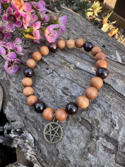 Sandelholz-Armband mit Granatperlen & Pentagramm-Anhänger  – Bild 5