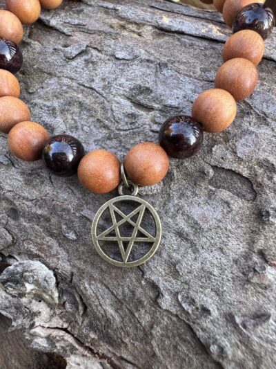 Sandelholz-Armband mit Granatperlen & Pentagramm-Anhänger  – Bild 4
