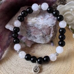 Armband aus Onyx, Rosenquarz & Spiralen-Anhänger