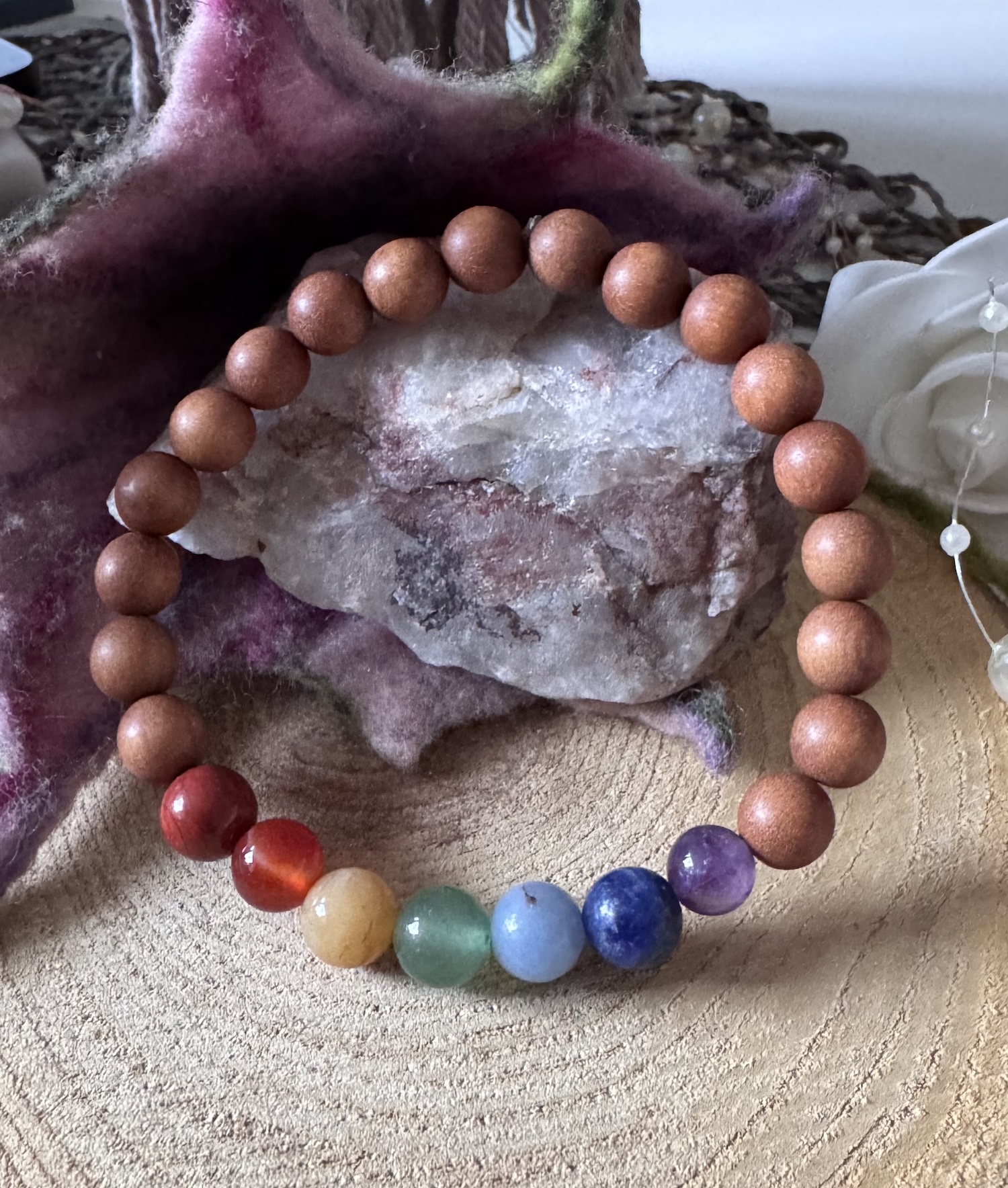 Sandelholzarmband mit 7 Chakra-Perlen